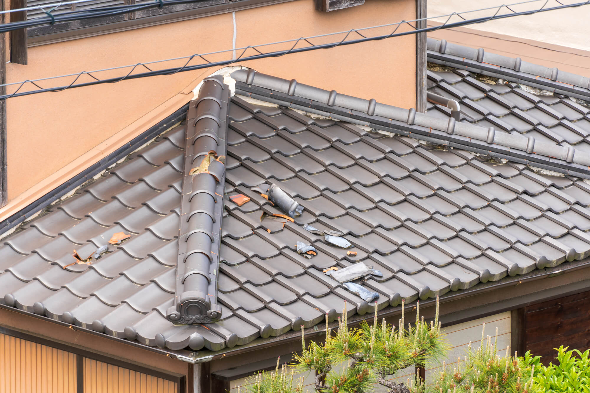 屋根カバー工法で工事できない屋根の種類