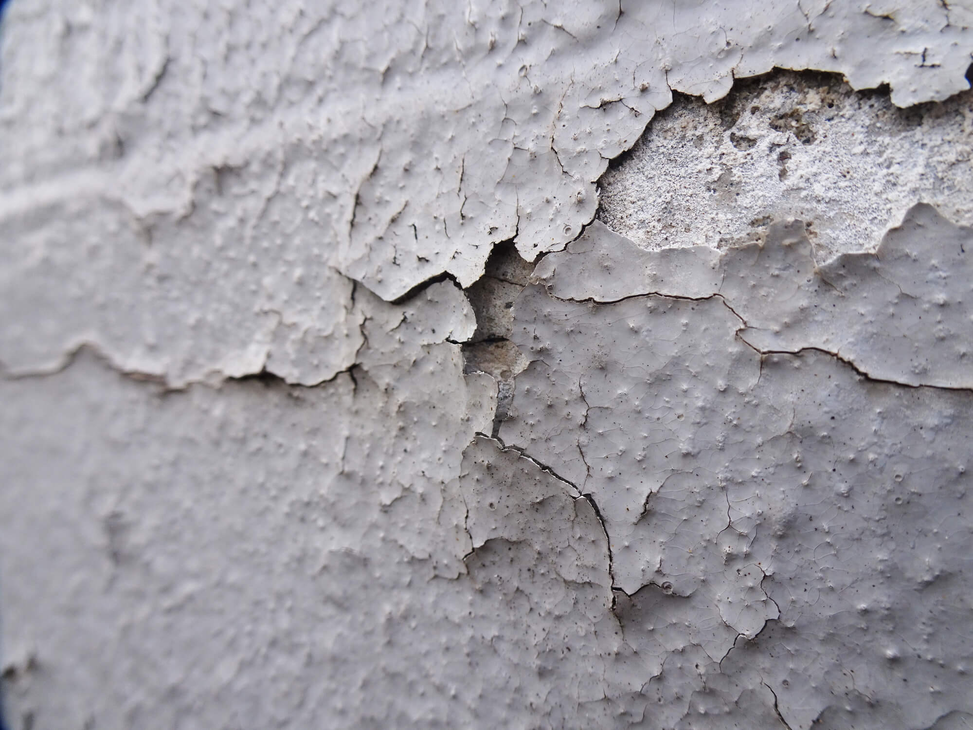 外壁の劣化：外壁のひび割れ