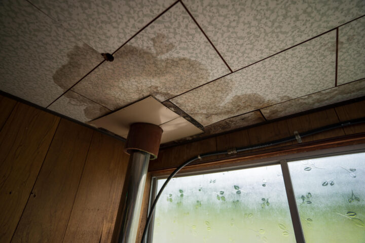 雨漏りの点検方法とは？チェックポイントや業者へ依頼する場合の費用相場について
