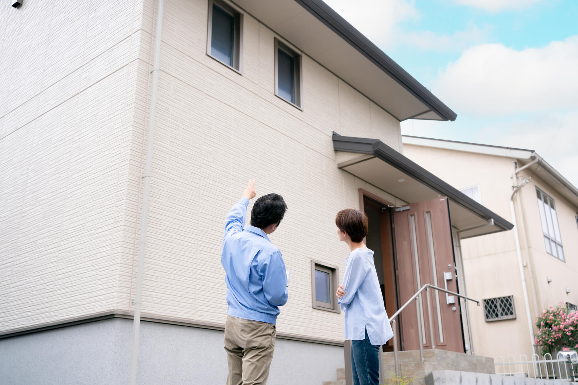 雨漏りの応急処置の後はプロに修理を依頼する