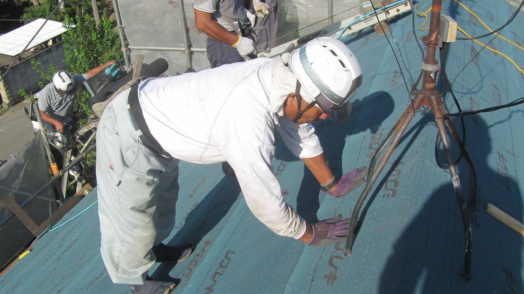 屋根自体の耐用年数が経過した場合に必要な工事と費用相場