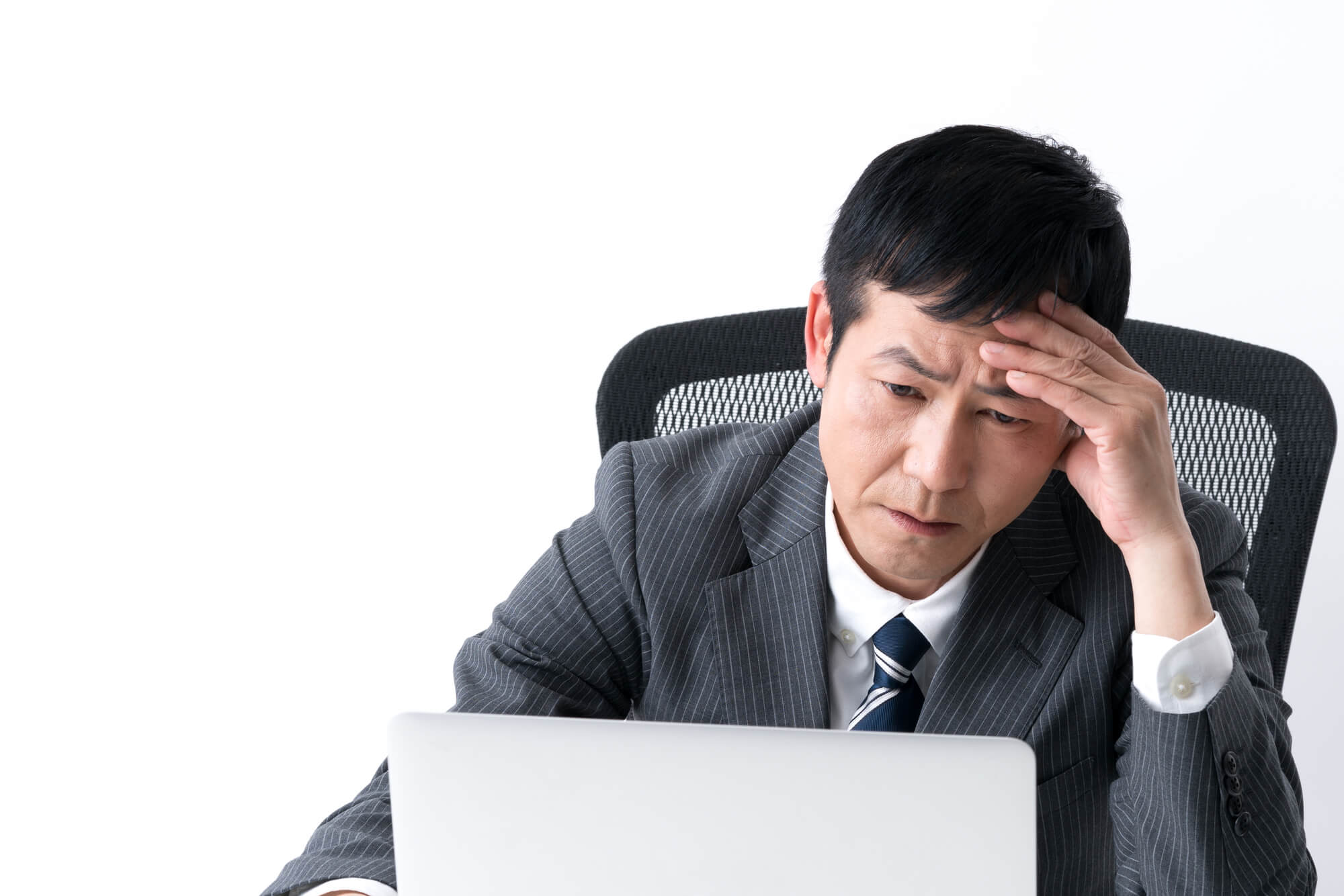 スレート屋根には塗装が不要だという意見が存在する理由
