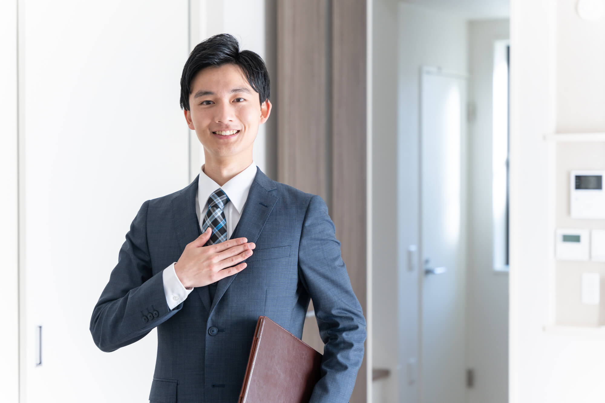 屋根の塗装は専門業者への依頼がおすすめ