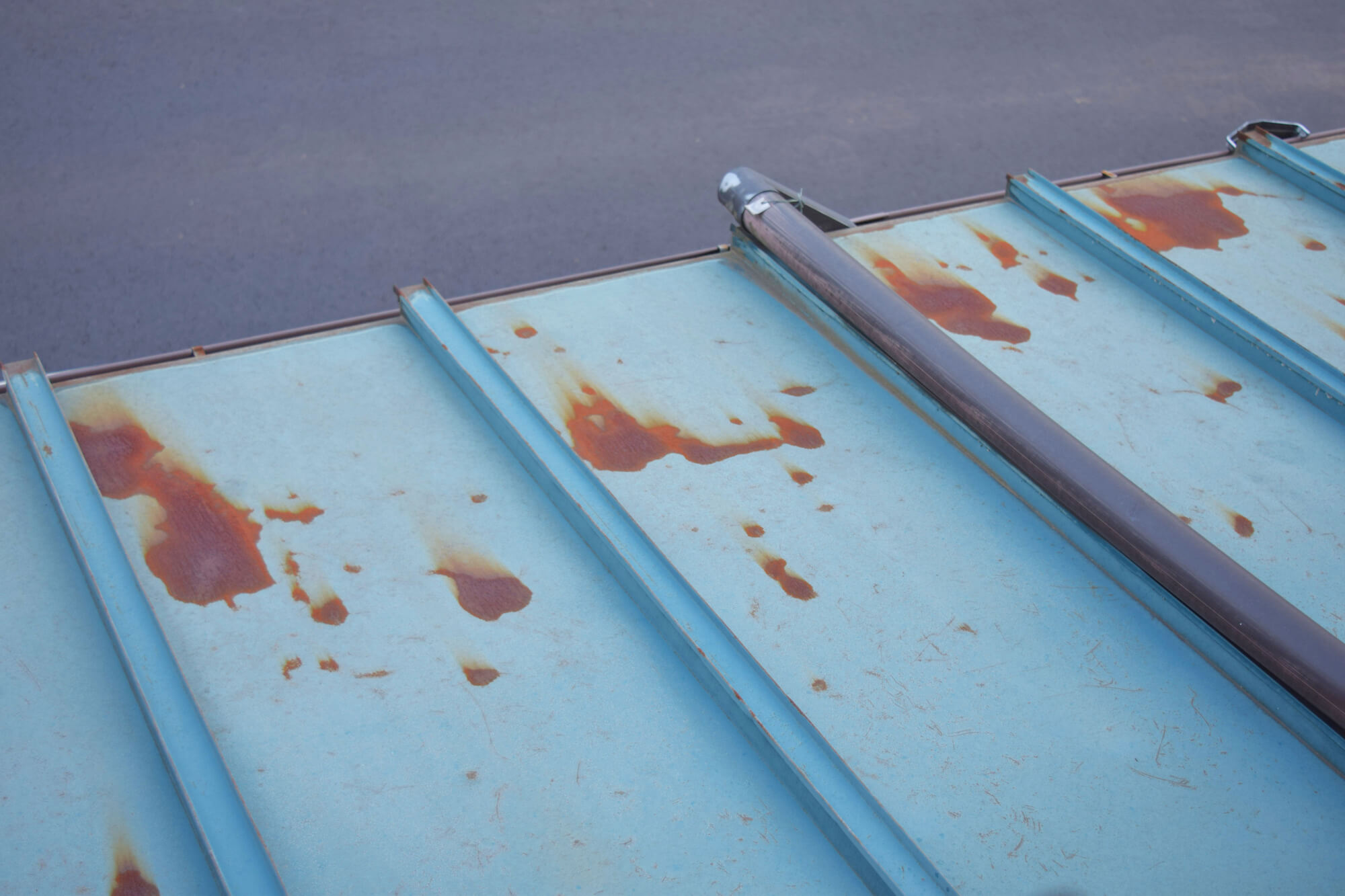 屋根塗装での注意点とは？失敗しないための工程や業者選びについて